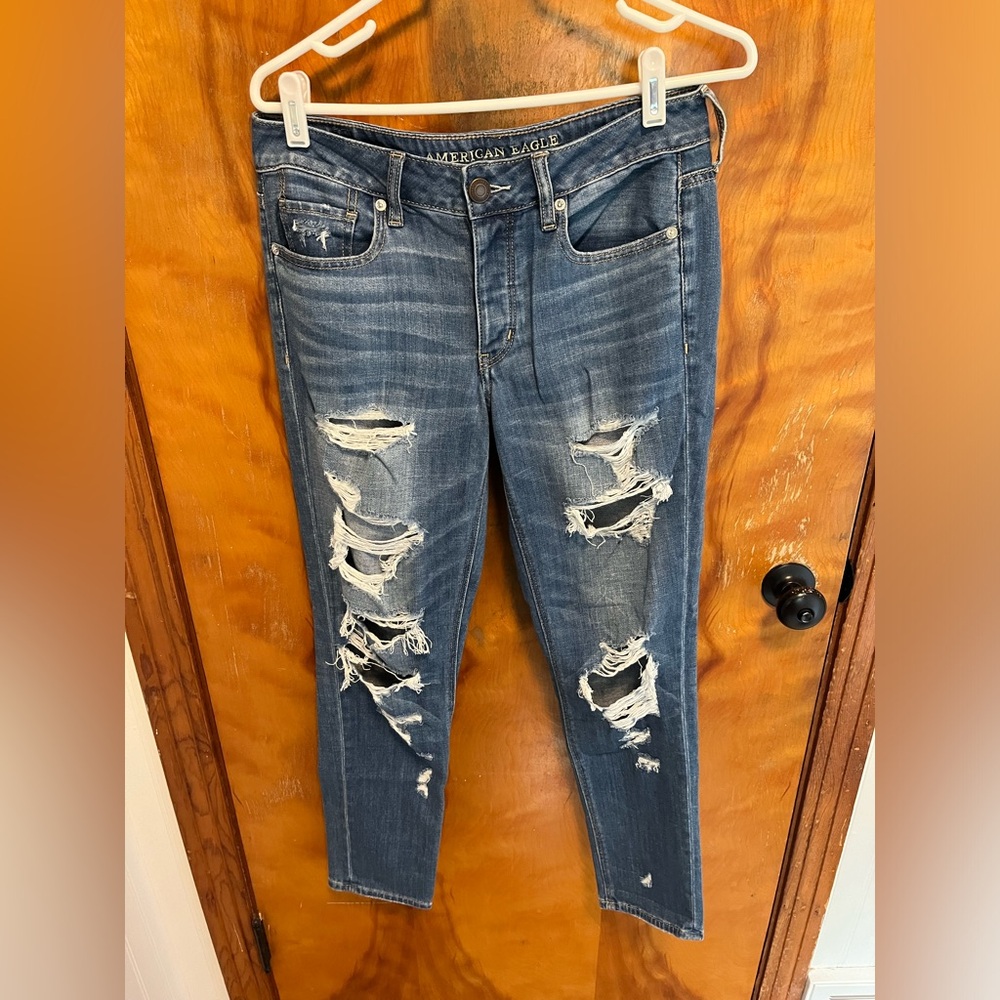 American Eagle Outfitters Ripped Blue Ankle Tomgirl button fly Jeans